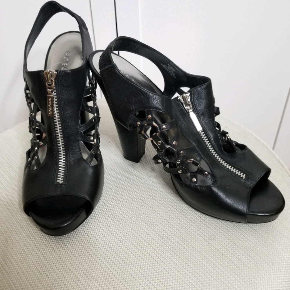 BCBG Black Sandles